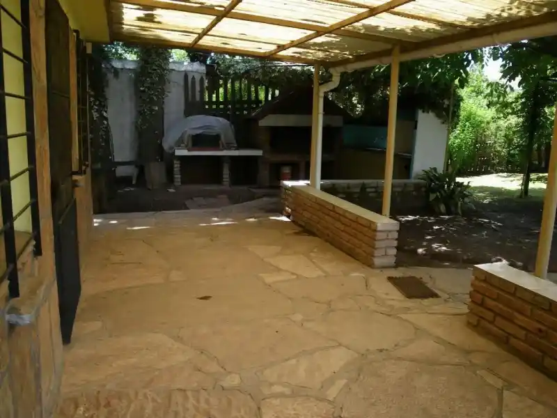 Gran Terreno De 1.392 M2 + 2 Deptos | Carlos Paz