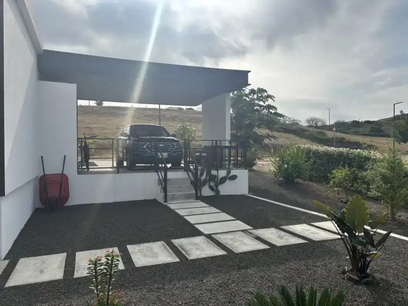 Modern Golf-Course Living in Coastal Ecuador